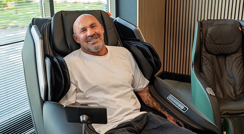 Dwa lata z fotelem masującym Pro-Wellness. Przemysław Saleta opowiada o swoich wrażeniach!