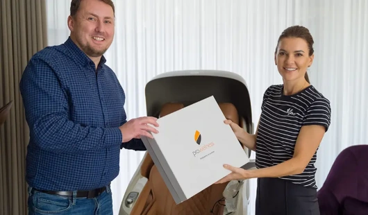 Agnieszka Radwańska wybrała fotel masujący Pro-Wellness PW770 - Relacja z dostawy [Video]