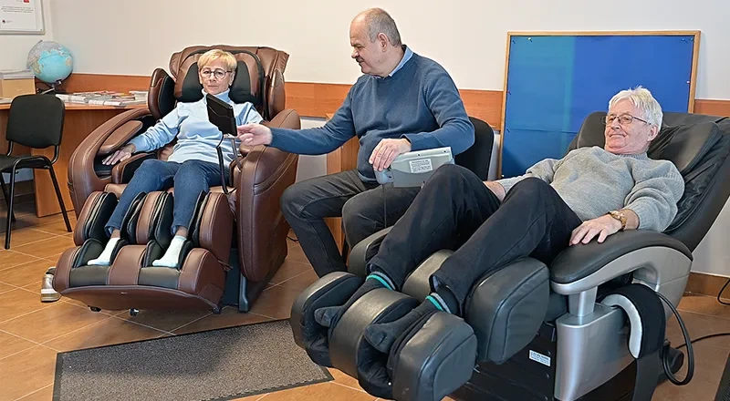 Fotele masujące w Klubie Seniora